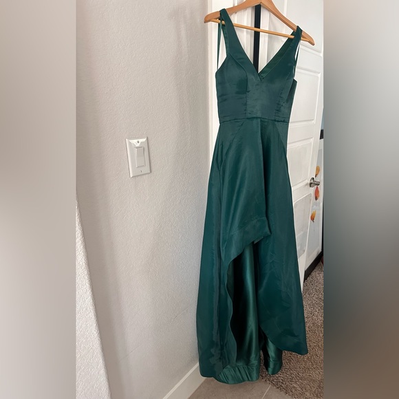 Beautiful emerald green high low dress! - Picture 2 of 4